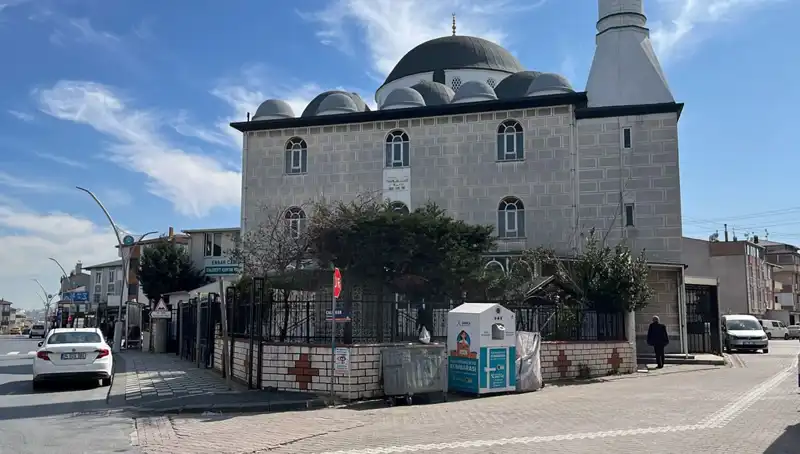 Cami Tuvaletinde Bulunan Adamın Gizemli Ölümü Üzerine İddialar Arttı