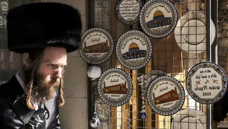 Gazze'deki Aileler Çocukları İçin Daire Arayışında