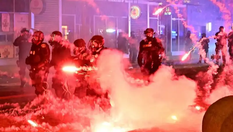 ABD'de İsyan Büyüyor: Los Angeles Protestoları Ülke Genelinde Yankı Buluyor