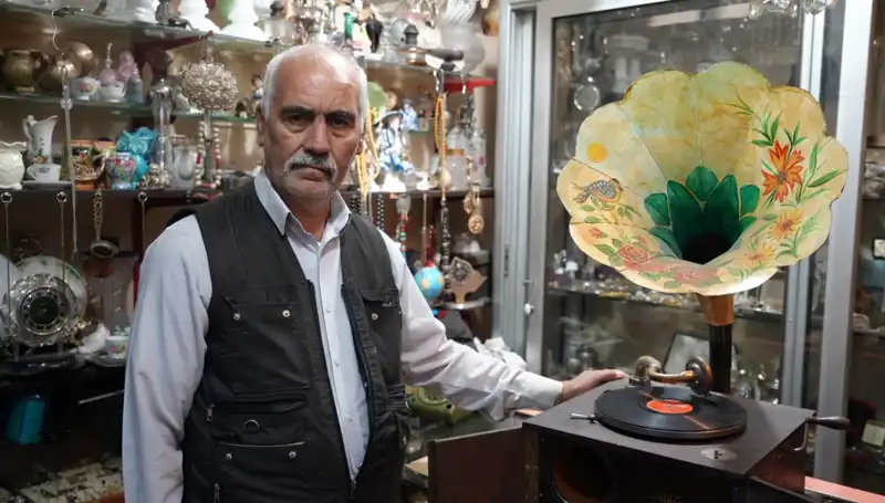 44 Yıldır Antikacılık Yapıyor: Asırlık Gramofonların Hikayesi