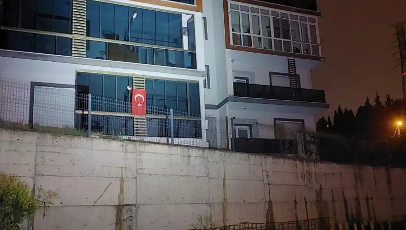 Sakarya'da Tehlike Alarmı: 4 Katlı Apartman Tahliye Edildi
