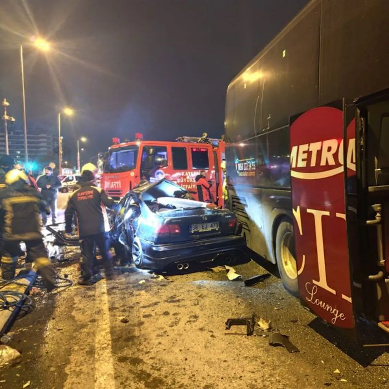Trafik Kazasında Karı Koca Hayatını Kaybetti, Çocukları Yaralı