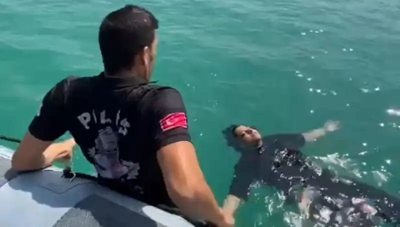 Baraj Gölüne Düşen Kadının Hayatını Kurtaran Kahraman Gemi Adamları