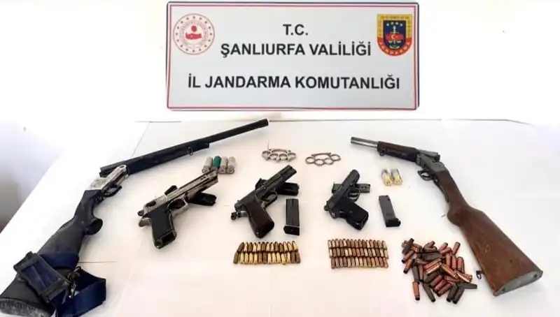 Şanlıurfa'da Ruhsatsız Silah Ticareti Operasyonu: Gözaltılar ve Tutuklamalar