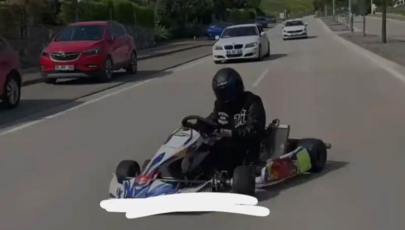 Go-kart Sürücüsü Tehlikeli Drift Oyunu ile İlgileri Üzerine Çekti!