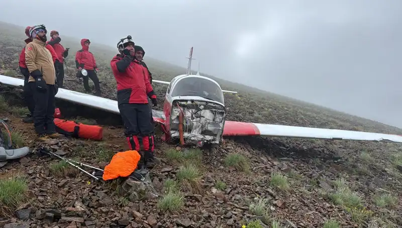 Türk Pilotun Kullandığı Uçak Düştü: Korkunç Kaza ve Hayatta Kalan Yolcu