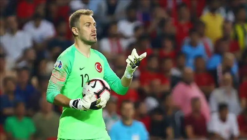 Mert Günok Futbolu Bırakma Yaşını Açıkladı: Hayranlarını Şaşırttı