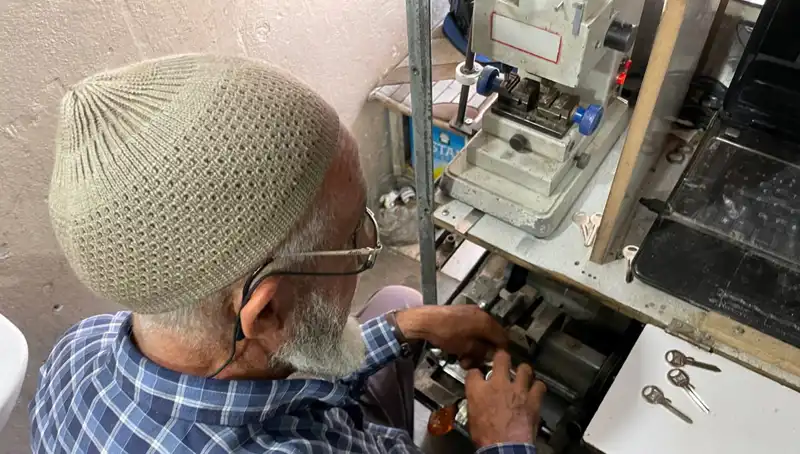 28 Yılda 4 Metrekarelik Dükkanını Saraya Çeviren Girişimci