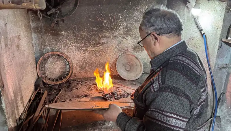 Zamanın İzini Sürmek: Baba Mesleğini Yaşatan Genç Zanaatkar