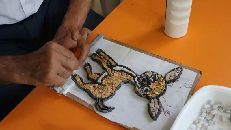 Oğlunun Ödeviyle Başladı, Artık Tutkulu Bir Hobi Haline Geldi!