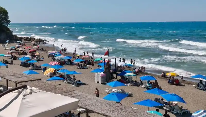 Akçakoca'da Deniz Yasağı: Yaz Tatilini Etkileyen Karar