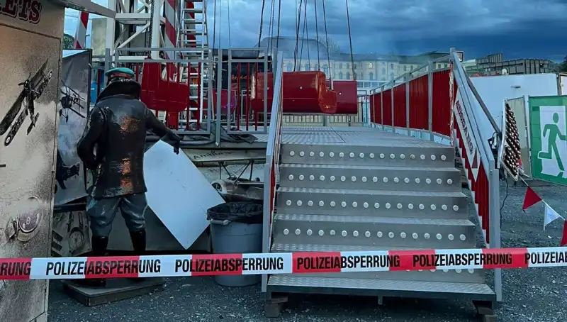 Salıncak Reklam Direklerine Çarptı: Olay Öncesi ve Sonrası Tüm Detaylar