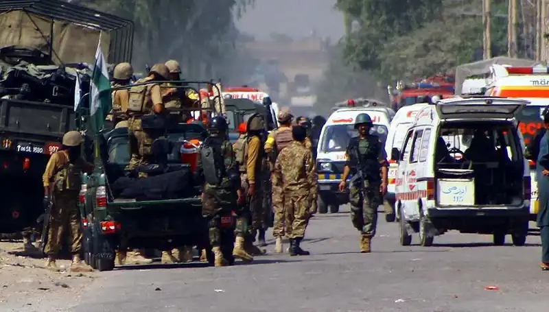 Pakistan'da Camiye Yapılan Bombalı Saldırıda Dört Yaralı