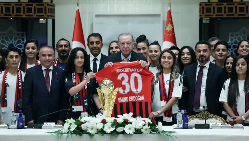 Cumhurbaşkanı Erdoğan Yüksekovaspor Kadın Futbol Takımı’nı Kabul Etti: Sporda Kadınların Gücü