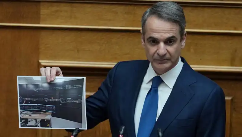 Yunanistan'da Siyasi Çalkantılar: Miçotakis Protestolar Sonrası Hükümette Değişim Bekleniyor