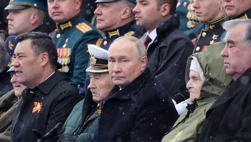 Rus Ordusu Büyüyor: Putin'den Tarihi Askeri Hamle Çağrısı