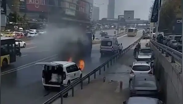 Yanan Araçta TOMA ile Yapılan Müdahale, Olay Anı Kameralara Yansıdı