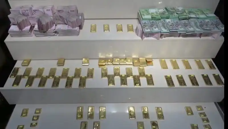 Van Havalimanı’nda Kaçak Altın ve Para Operasyonu: Şok Edici Rakamlara Ulaşıldı!