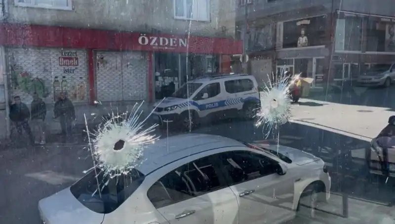 Bursa'nın Canını Sıkan Olay: Kıraathaneye Kurşun Yağdırıldı!