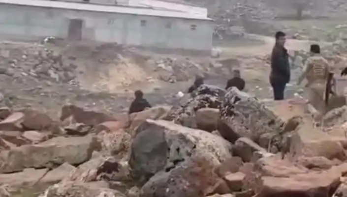 Diyarbakır'da Taşlı ve Silahlı Kavga: Olayın Perde Arkası Neler?