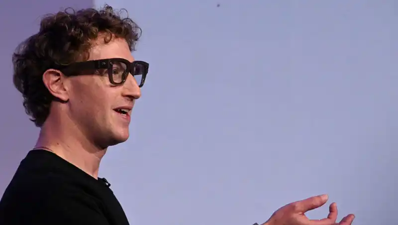 Zuckerberg'in Yenilikçi Gözlüğü: Yapay Zeka ile Geleceğe Yolculuk