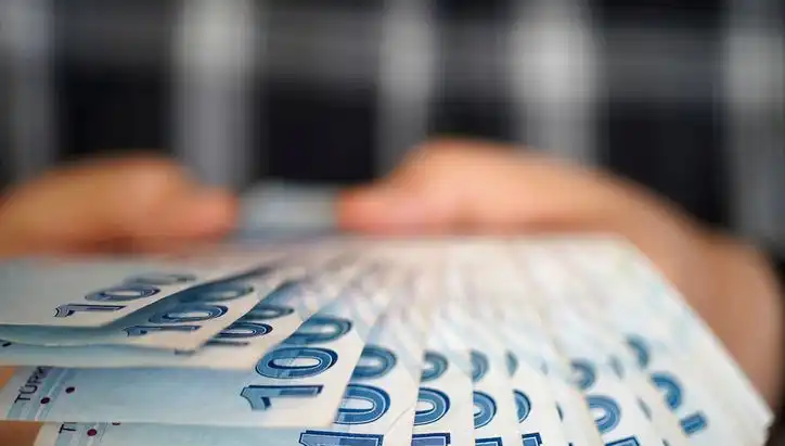 Emekli Promosyonları 2025: Kamu ve Özel Bankaların Yıl Ortası Rekabeti