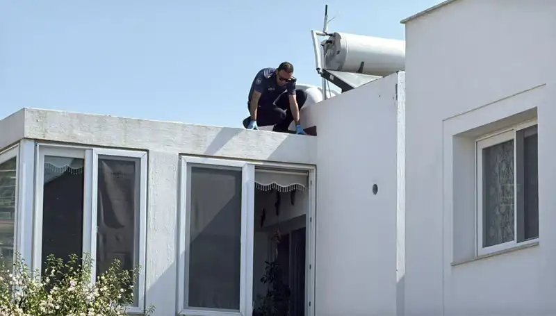 Bodrum'da Çatından Düşen Emekli Polis Hayatını Kaybetti: Olayın Ayrıntıları Ortaya Çıktı