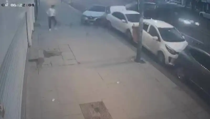 Park Halindeki Araçlara Çarpan Sürücünün Kazası Gözleri Dört Açık Bıraktı