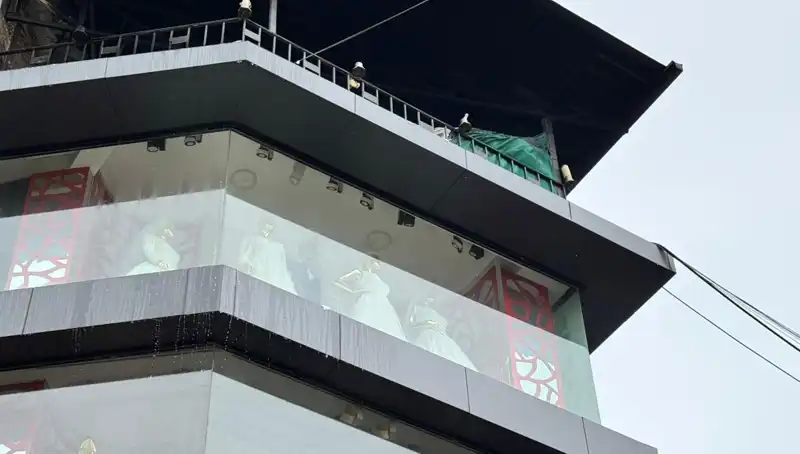 Giyim Mağazasında Korkutan Yangın: Alışveriş Keyfi Yerini Endişeye Bıraktı