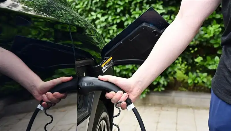 ABD Gümrük Vergilerine Karşı İngiltere'den Elektrikli Araç Üreticilerine Destek Hamlesi