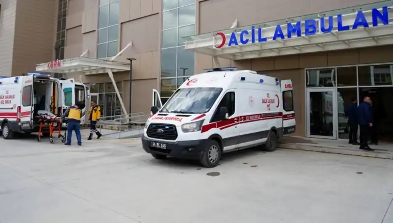 Erzincan'da Korkunç Kaza: Bir Can Alındı, Üç Kişi Yaralandı