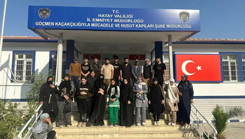 Minibüste 24 Göçmen Yakalanması: Sınır Güvenliği ve İnsan Ticareti İlişkisi