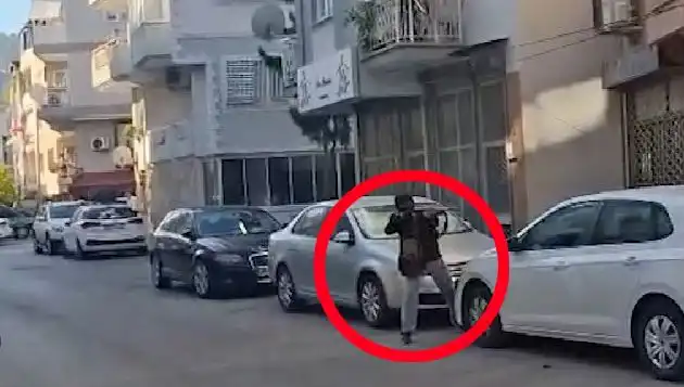 İzmir’de Saldırgandan Kaçış Ve Çatışma Anları Yaşandı