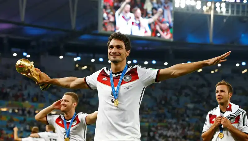 Hummels Futbol Kariyerini Noktalıyor: İşte Duygusal Veda Süreci
