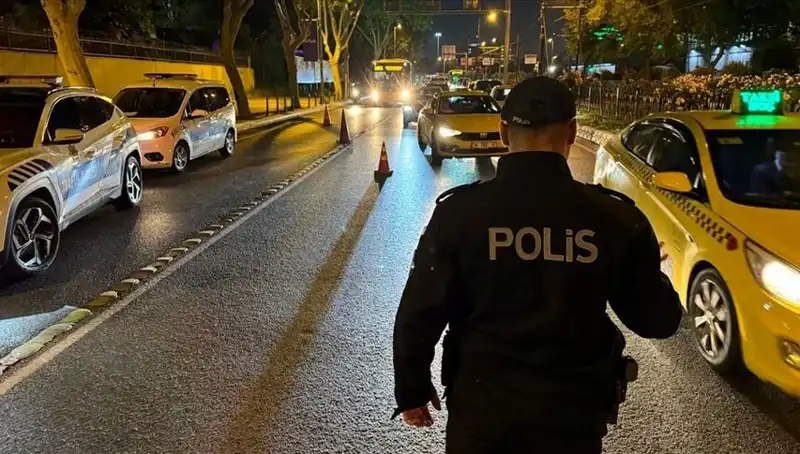 Huzur İstanbul Operasyonu: 1500 Kişi Gözaltına Alındı, Şehir Güvenliği Artıyor