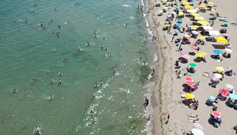 Saray'da Denize Girme Yasağı: Yerel Halk ve Turistler Tepkili