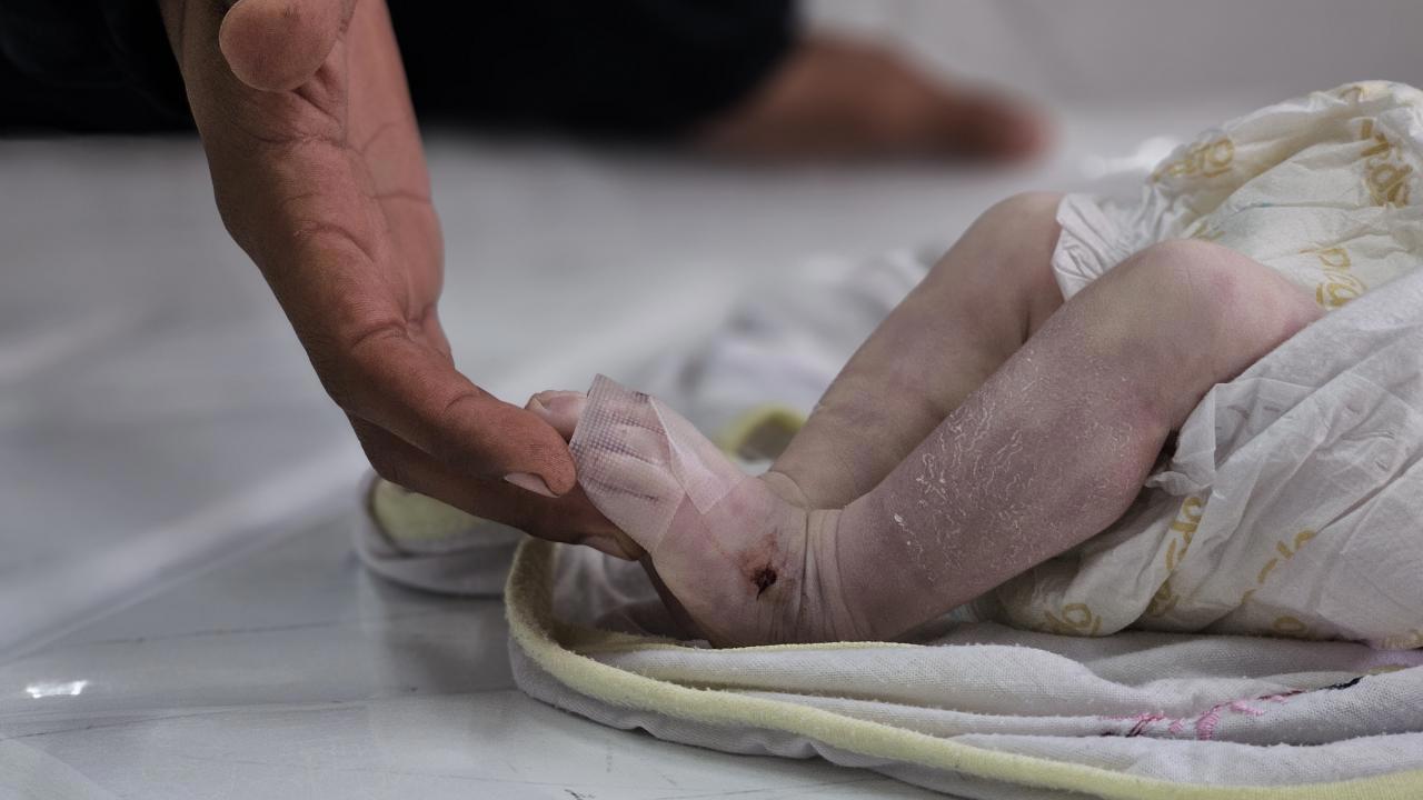 Gazze'de acımasız kış: 35 günlük bebek donarak hayatını kaybetti