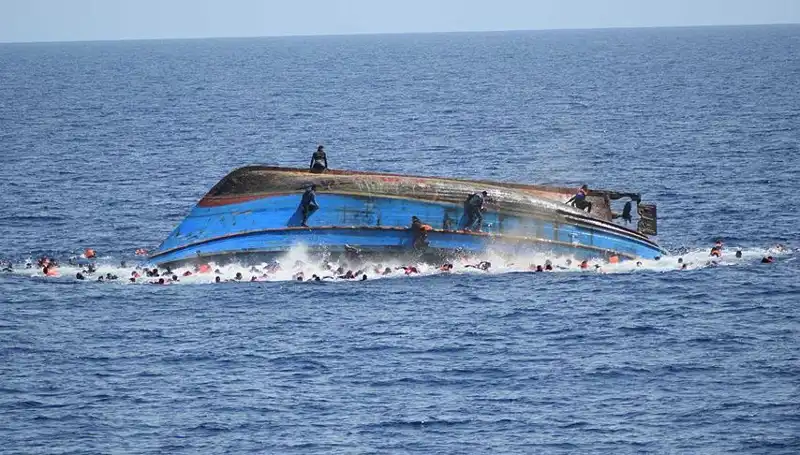 Filipinler'de Gemi Faciası: 4 Kayıp Hayat, 7 Kişi Hala Aranıyor