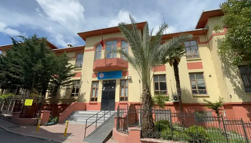 Depremde Hasar Gören Okulların Boşaltılmasıyla İlgili Son Gelişmeler