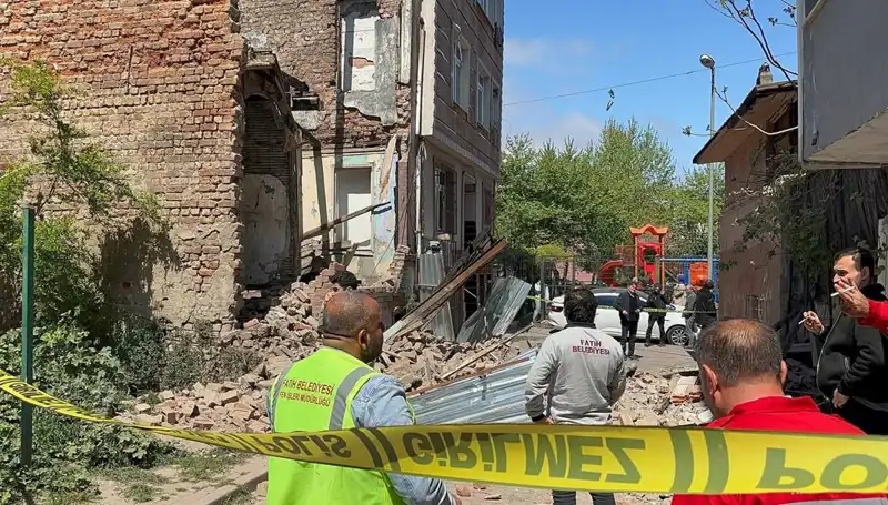 İstanbul Fatih’te Deprem Sonrası Bina Çöktü: Olayın Detayları Ve İlk Değerlendirmeler