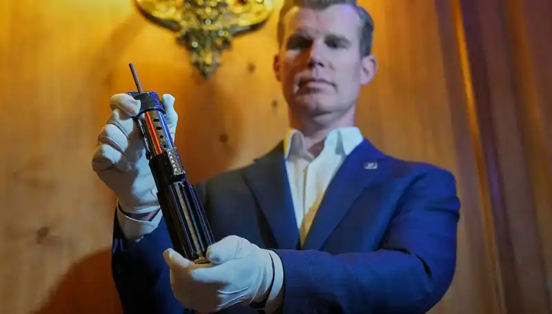 Darth Vader'ın Ünlü Işın Kılıcı, 3.65 Milyon Dolara Yeni Sahibini Buldu!