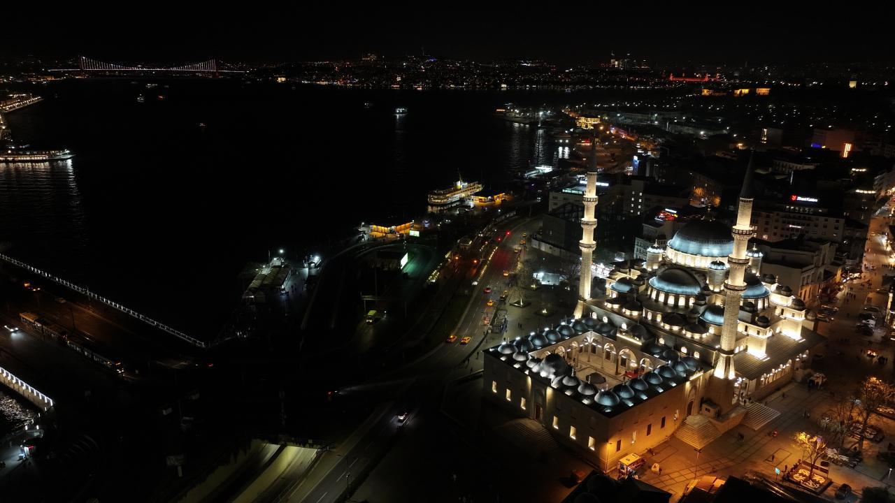 Müslümanlar Miraç Kandilini Kutlayacaklar