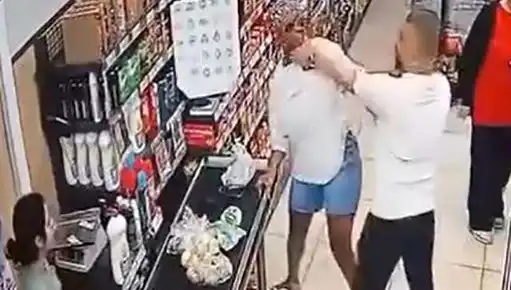 Market Kasa Sırasında Çocuğunun Gözleri Önünde Yaşanan Şok Olay