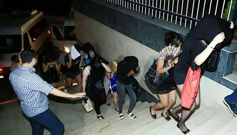Düzce'de Fuhuş Operasyonunda Şok Gelişme: 5 Zanlı Yakalandı
