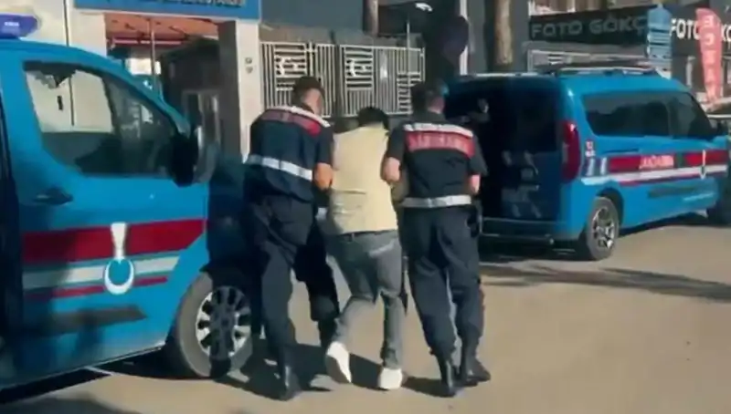 Türkiye'nin 10 İlinde Dev Suç Örgütlerine Büyük Operasyon!