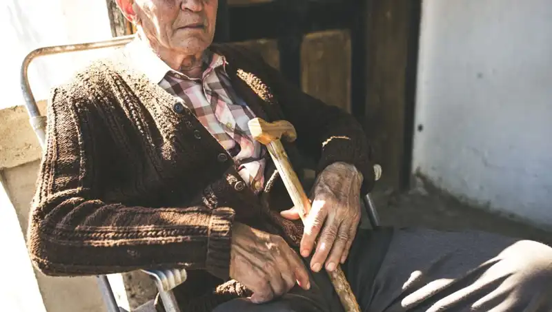 100 Yaş Üstündeki Yaşlıların Yüzde 16'sında Depresyon Belirtileri: Yalnızlığın Tehlikesi